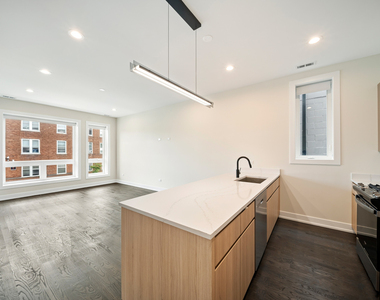 408 E 50th Place - Photo Thumbnail 6
