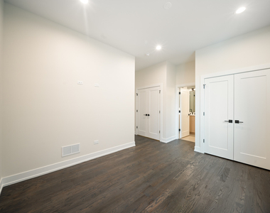 408 E 50th Place - Photo Thumbnail 8