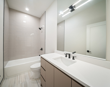 408 E 50th Place - Photo Thumbnail 13