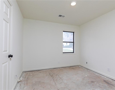1604 Walker Street Se - Photo Thumbnail 12