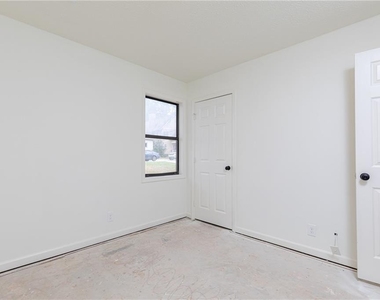 1604 Walker Street Se - Photo Thumbnail 9