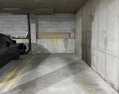 1740 N Maplewood Avenue - Photo Thumbnail 8