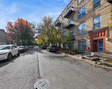 1740 N Maplewood Avenue - Photo Thumbnail 10