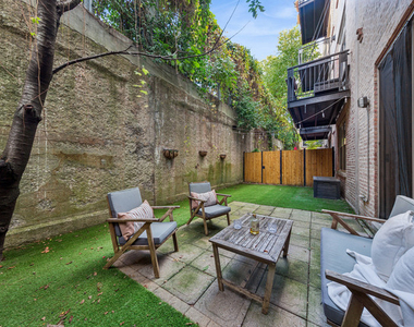 1740 N Maplewood Avenue - Photo Thumbnail 5