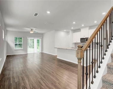 334 Wells Circle - Photo Thumbnail 5