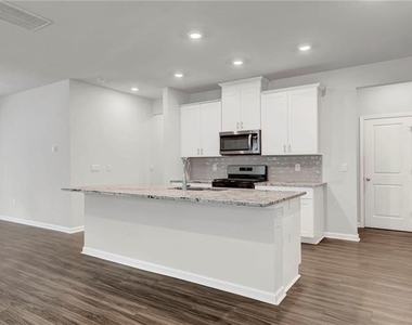 334 Wells Circle - Photo Thumbnail 6