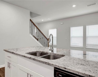 334 Wells Circle - Photo Thumbnail 10