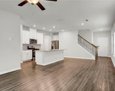 334 Wells Circle - Photo Thumbnail 12