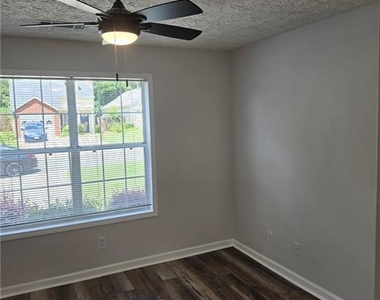 2736 Highland Ridge Nw - Photo Thumbnail 4
