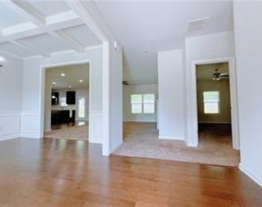 715 Mimosa Way - Photo Thumbnail 2