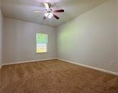 715 Mimosa Way - Photo Thumbnail 3