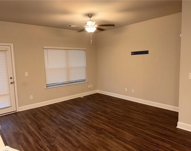 480 Rockfern Court - Photo Thumbnail 3