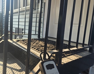 3419 W Beach Avenue - Photo Thumbnail 11