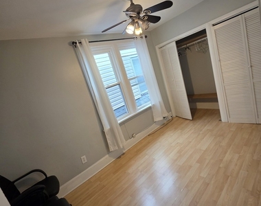 3419 W Beach Avenue - Photo Thumbnail 3