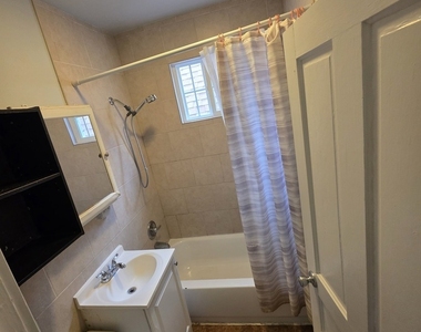 3419 W Beach Avenue - Photo Thumbnail 4