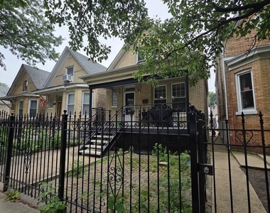 3419 W Beach Avenue - Photo Thumbnail 1