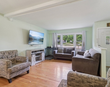 2610 Killarney Drive - Photo Thumbnail 6