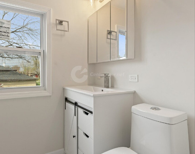 3900 169th Street - Photo Thumbnail 10