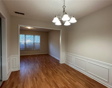 7235 Treyburn Drive - Photo Thumbnail 4