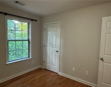7235 Treyburn Drive - Photo Thumbnail 17