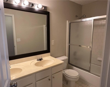 7235 Treyburn Drive - Photo Thumbnail 18