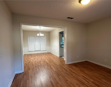 7235 Treyburn Drive - Photo Thumbnail 6