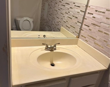 7235 Treyburn Drive - Photo Thumbnail 8