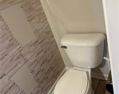 7235 Treyburn Drive - Photo Thumbnail 9