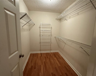 7235 Treyburn Drive - Photo Thumbnail 13