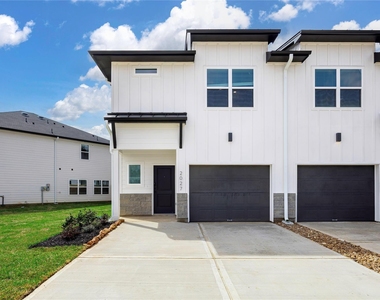 1989 Longmire Villas Court - Photo Thumbnail 1