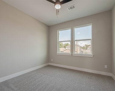 8128 Chateau Street - Photo Thumbnail 25