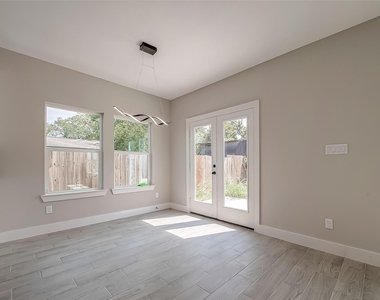 8128 Chateau Street - Photo Thumbnail 12
