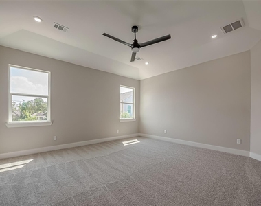 8128 Chateau Street - Photo Thumbnail 34
