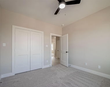 8128 Chateau Street - Photo Thumbnail 32