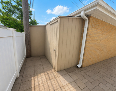 915 N Northwest Highway - Photo Thumbnail 12