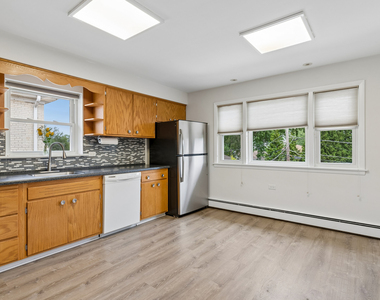 915 N Northwest Highway - Photo Thumbnail 2