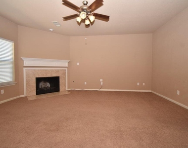 7027 Crockett Ridge Drive - Photo Thumbnail 4