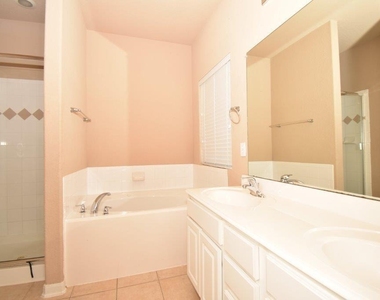 7027 Crockett Ridge Drive - Photo Thumbnail 9