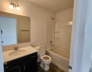 1921 Continental Avenue - Photo Thumbnail 12