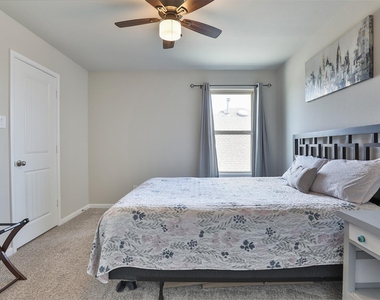2810 Bluesage Bluff Drive - Photo Thumbnail 27
