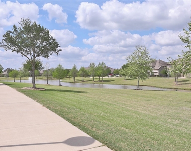2810 Bluesage Bluff Drive - Photo Thumbnail 44