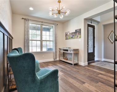 2810 Bluesage Bluff Drive - Photo Thumbnail 8
