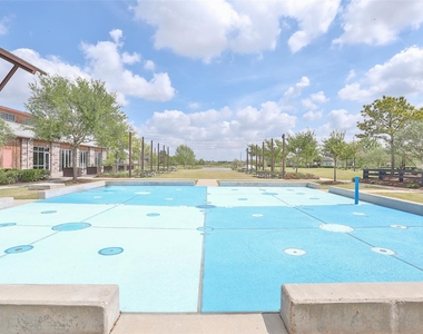 2810 Bluesage Bluff Drive - Photo Thumbnail 39