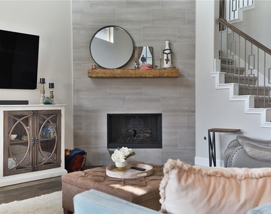 2810 Bluesage Bluff Drive - Photo Thumbnail 12