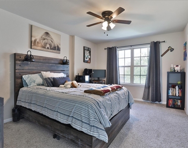 2810 Bluesage Bluff Drive - Photo Thumbnail 24