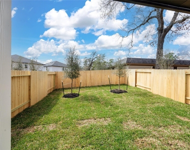 1947 Longmire Villas Court - Photo Thumbnail 29