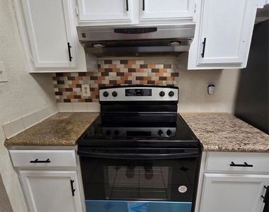 9797 Leawood Blvd - Photo Thumbnail 15