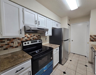 9797 Leawood Blvd - Photo Thumbnail 14