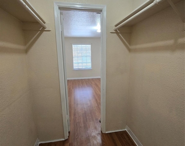 9797 Leawood Blvd - Photo Thumbnail 6