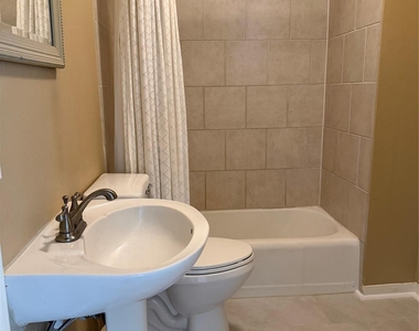 4109 De George Street - Photo Thumbnail 8